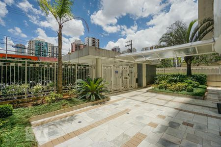 Apartamento para alugar com 40m², 1 quarto e 1 vaga Apartamento para alugar com 40m², 1 quarto e 1 vagaEntrada