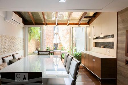 Casa à venda com 280m², 3 quartos e 1 vagaSala de jantar