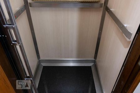 Casa à venda com 280m², 3 quartos e 1 vagaElevador