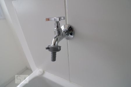 Apartamento à venda com 50m², 2 quartos e 1 vaga Apartamento à venda com 50m², 2 quartos e 1 vagaDetalhe da area de serviço - tanque - torneira