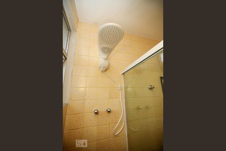 Apartamento para alugar com 60m², 2 quartos e sem vagaBanheiro