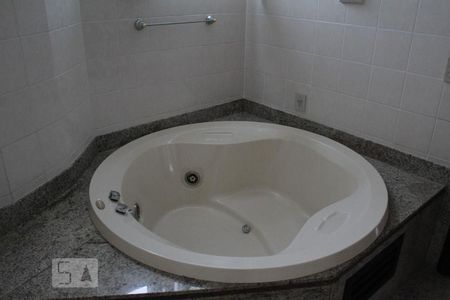 Apartamento à venda com 296m², 2 quartos e 2 vagas Apartamento à venda com 296m², 2 quartos e 2 vagasBanheiro