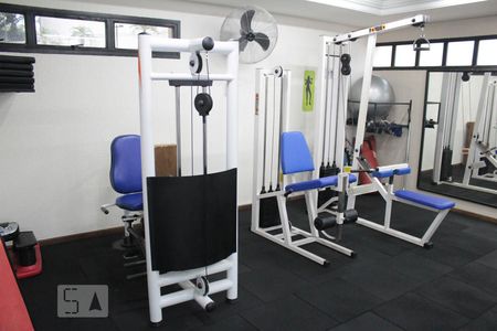 Apartamento à venda com 296m², 2 quartos e 2 vagas Apartamento à venda com 296m², 2 quartos e 2 vagasÁrea comum - Academia