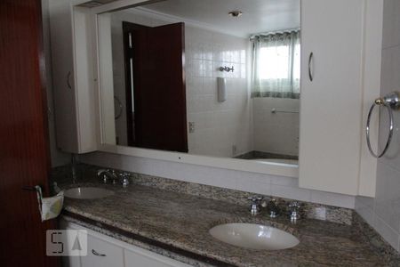 Apartamento à venda com 296m², 2 quartos e 2 vagas Apartamento à venda com 296m², 2 quartos e 2 vagasBanheiro