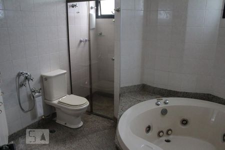 Apartamento à venda com 296m², 2 quartos e 2 vagas Apartamento à venda com 296m², 2 quartos e 2 vagasBanheiro