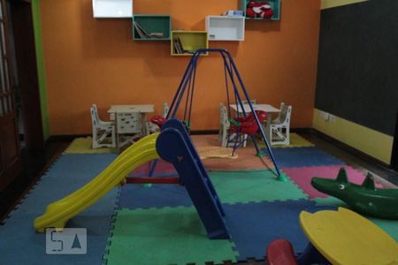 Apartamento à venda com 296m², 2 quartos e 2 vagas Apartamento à venda com 296m², 2 quartos e 2 vagasBrinquedoteca