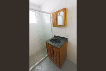 Banheiro de apartamento para alugar com 2 quartos, 50m² em Freguesia, Rio de Janeiro