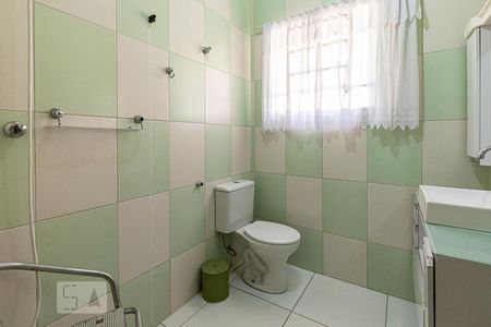 Casa à venda com 240m², 3 quartos e 2 vagasBanheiro do Quarto 1