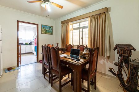 Casa à venda com 240m², 3 quartos e 2 vagasCopa