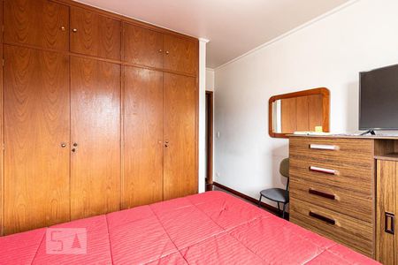 Casa à venda com 240m², 3 quartos e 2 vagasQuarto 2