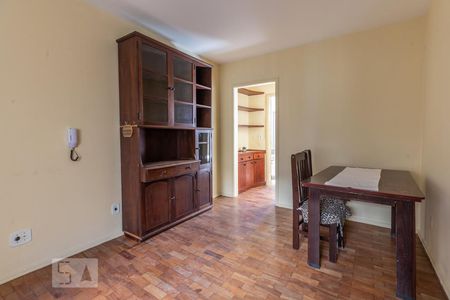 Sala de apartamento para alugar com 1 quarto, 47m² em Santa Cecília, Porto Alegre