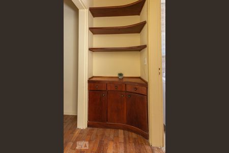 Armario Corredor de apartamento para alugar com 1 quarto, 47m² em Santa Cecília, Porto Alegre