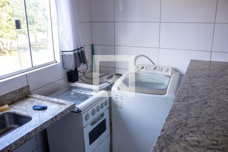 Cozinha de apartamento para alugar com 1 quarto, 35m² em Vila Jardim Pompéia, Goiânia