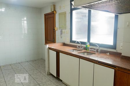 Apartamento à venda com 160m², 3 quartos e 2 vagasCozinha