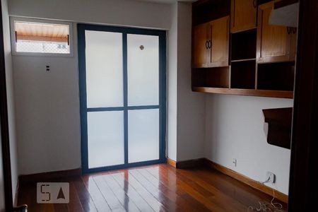 Apartamento à venda com 160m², 3 quartos e 2 vagasQuarto 