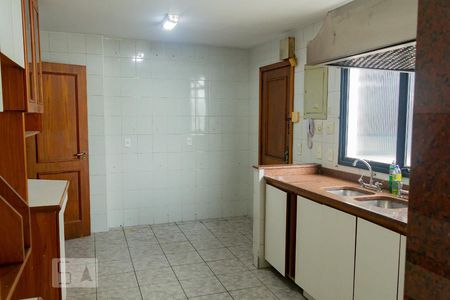 Apartamento à venda com 160m², 3 quartos e 2 vagasCozinha