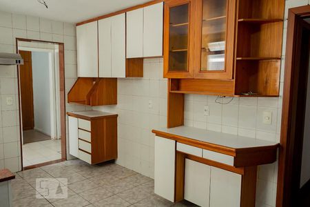 Apartamento à venda com 160m², 3 quartos e 2 vagasCozinha