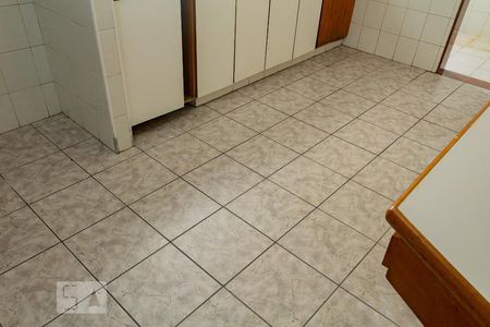Apartamento à venda com 160m², 3 quartos e 2 vagasCozinha