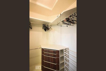 Apartamento para alugar com 61m², 1 quarto e 2 vagasArmário da suíte 