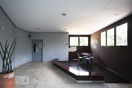 Apartamento para alugar com 61m², 1 quarto e 2 vagasHall social