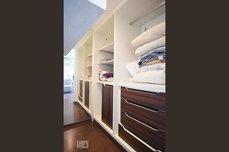 Apartamento para alugar com 61m², 1 quarto e 2 vagasArmário da suíte 