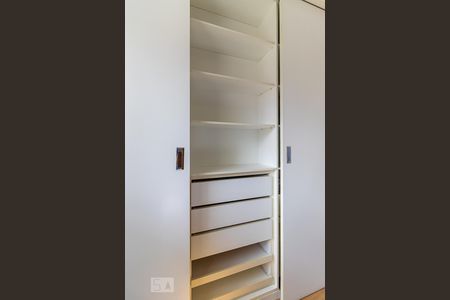 Apartamento à venda com 45m², 1 quarto e 1 vagaQuarto da suíte - Armários