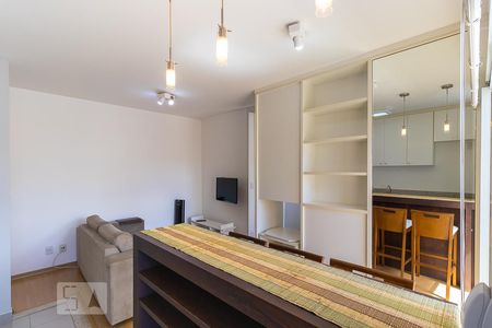Sala de apartamento à venda com 1 quarto, 45m² em Cambuí, Campinas