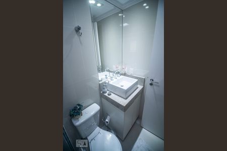 Apartamento à venda com 70m², 2 quartos e 2 vagasBanheiro da Suíte