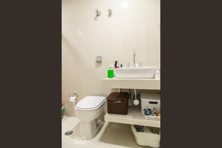 Apartamento à venda com 74m², 2 quartos e 1 vagaBanheiro do Quarto 2