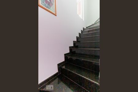 Escada de casa à venda com 3 quartos, 180m² em Itaquera, São Paulo