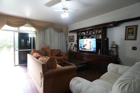 Sala de TV de apartamento à venda com 5 quartos, 800m² em Caxingui, São Paulo