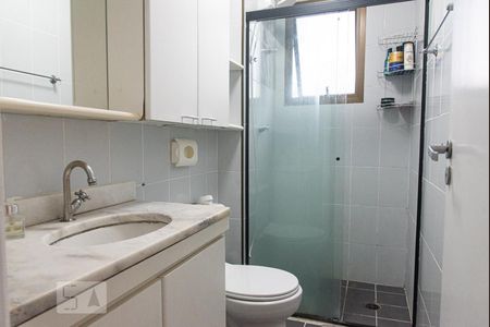 Banheiro de apartamento à venda com 2 quartos, 68m² em Cambuci, São Paulo