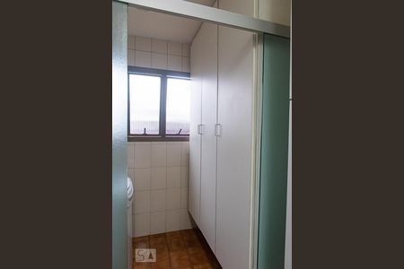 Apartamento à venda com 68m², 2 quartos e 1 vaga Apartamento à venda com 68m², 2 quartos e 1 vagaÁrea de serviço
