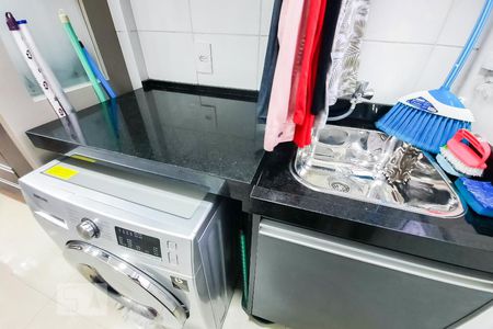 Apartamento à venda com 60m², 3 quartos e 1 vagaÁrea de Serviço 