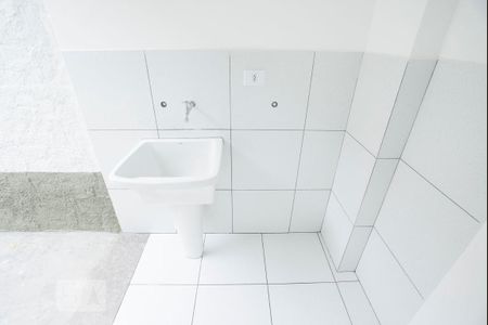 Casa para alugar com 38m², 1 quarto e sem vaga