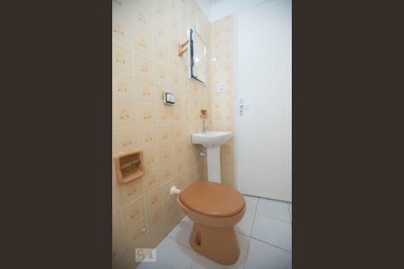 Casa para alugar com 38m², 1 quarto e sem vaga Casa para alugar com 38m², 1 quarto e sem vagaBanheiro