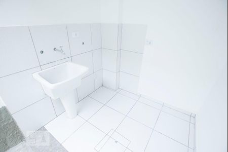 Casa para alugar com 38m², 1 quarto e sem vaga