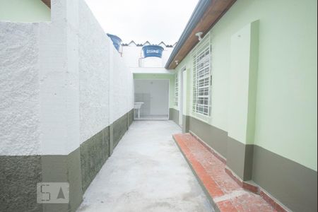 Casa para alugar com 38m², 1 quarto e sem vaga