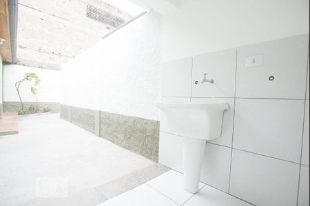 Casa para alugar com 38m², 1 quarto e sem vaga