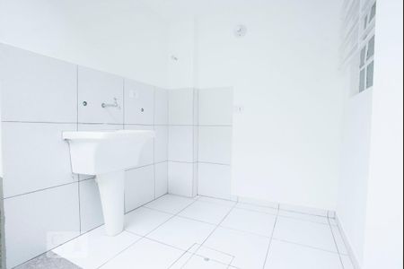Casa para alugar com 38m², 1 quarto e sem vaga
