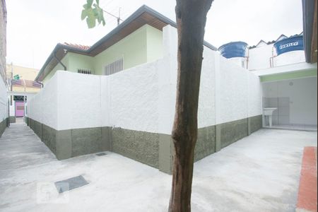 Casa para alugar com 38m², 1 quarto e sem vaga