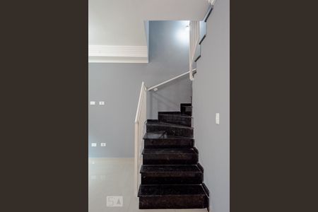 Sala - Escadas de casa de condomínio à venda com 3 quartos, 90m² em Penha de França, São Paulo