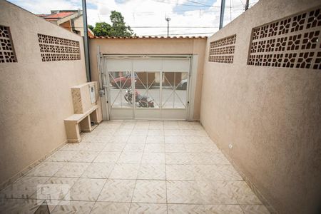Vista da Sala de casa para alugar com 2 quartos, 74m² em Vila Mira, São Paulo