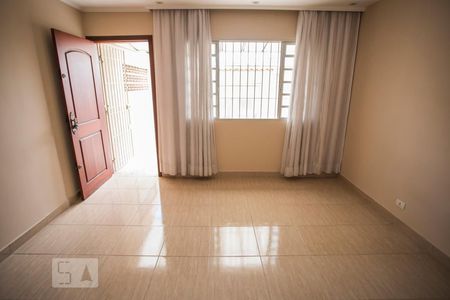 Sala de casa para alugar com 2 quartos, 74m² em Vila Mira, São Paulo