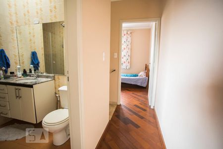 Corredor de casa para alugar com 2 quartos, 74m² em Vila Mira, São Paulo