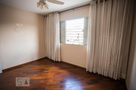 Quarto 1 de casa para alugar com 2 quartos, 74m² em Vila Mira, São Paulo