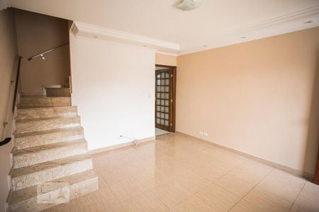 Sala de casa para alugar com 2 quartos, 74m² em Vila Mira, São Paulo