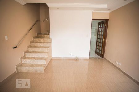 Sala de casa para alugar com 2 quartos, 74m² em Vila Mira, São Paulo
