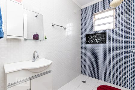Banheiro suíte 1 de casa à venda com 3 quartos, 100m² em Vila Tolstoi, São Paulo