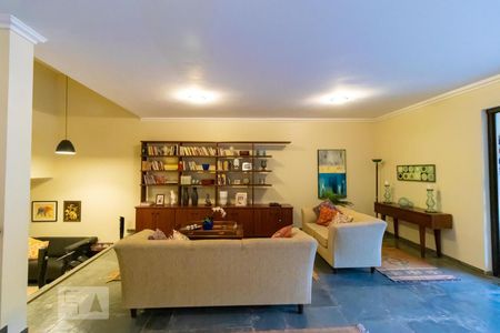 Casa à venda com 590m², 4 quartos e 4 vagas Casa à venda com 590m², 4 quartos e 4 vagasSala 02